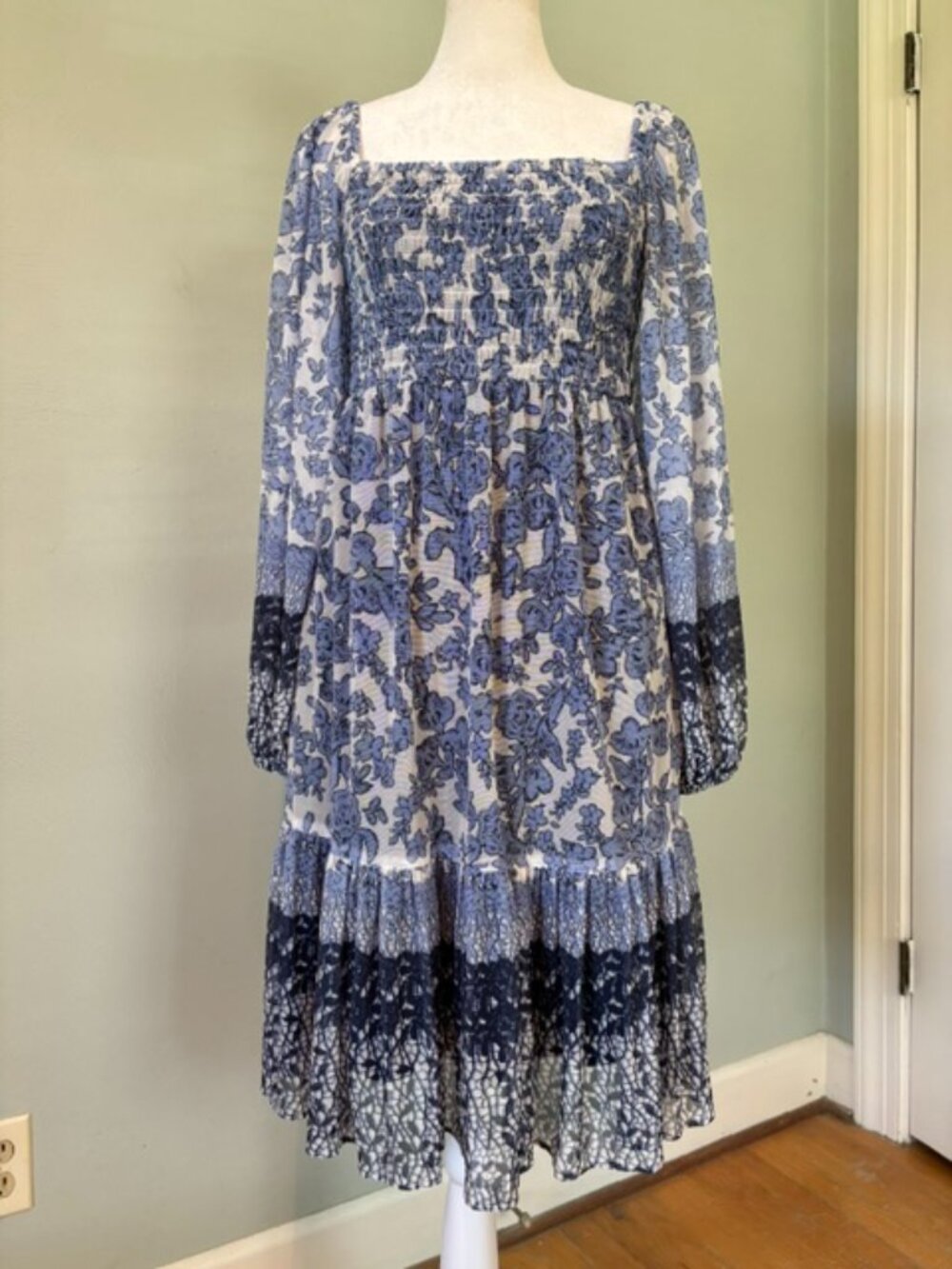 Taylor Blue/White Floral Balloon Sleeve Smocked Ruffled Hem Peasant Dress Size 2